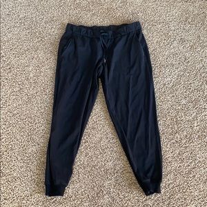 Lululemon On the Fly Joggers. Size 12